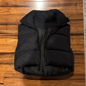 Black crop puffer vest